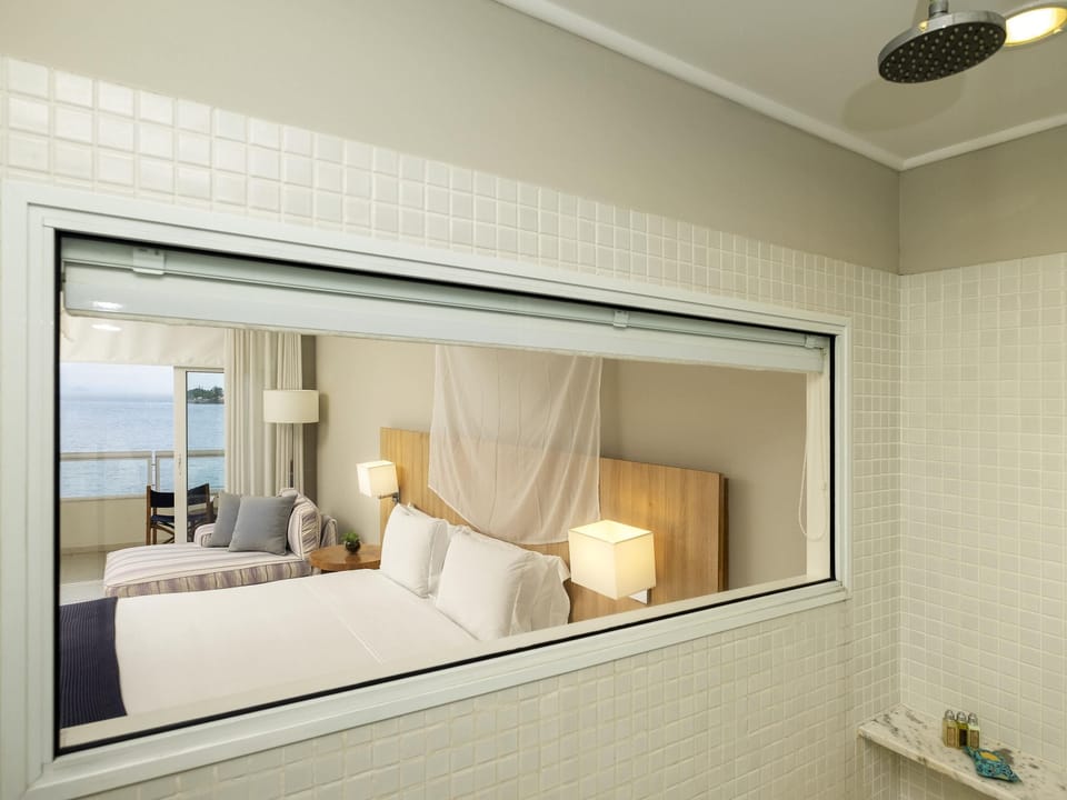 Deluxe Room, 1 Double Bed, Balcony (Seafront, central Wing, free Wifi) | Egyptian cotton sheets, premium bedding, down comforters, pillowtop beds