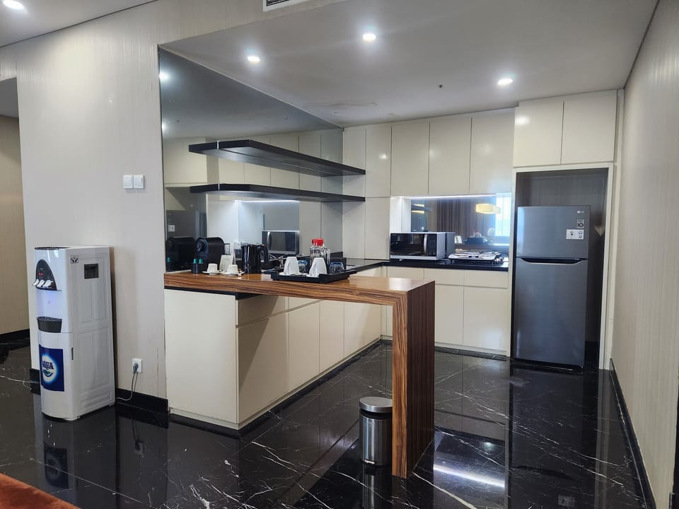 In-room safe, desk, cribs (free), rollaway beds (surcharge)