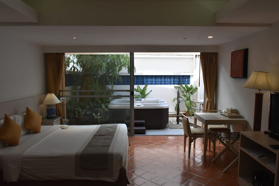 Studio No View | In-room safe, desk, blackout drapes, iron/ironing board