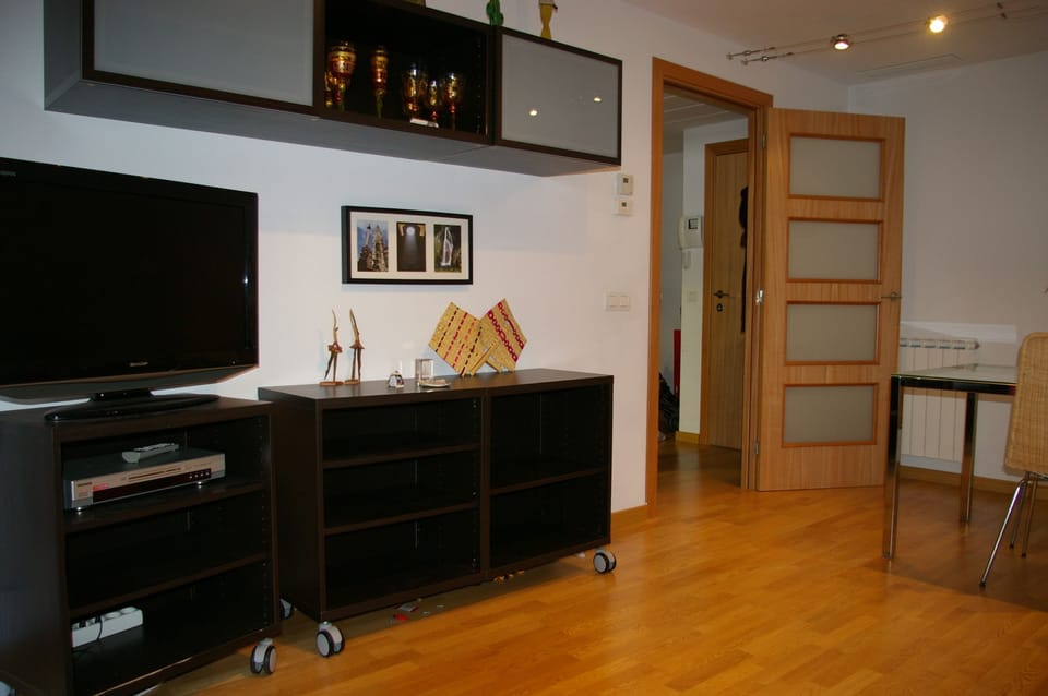 Apartment, 2 Bedrooms | Living room | Flat-screen TV
