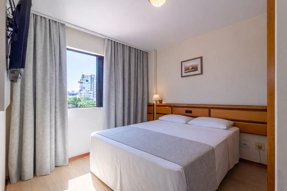 Apartamento Luxo Duplo Casal | 1 bedroom, minibar, in-room safe, desk