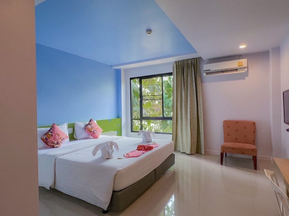 Superior Double Room | Minibar, desk, WiFi (free)