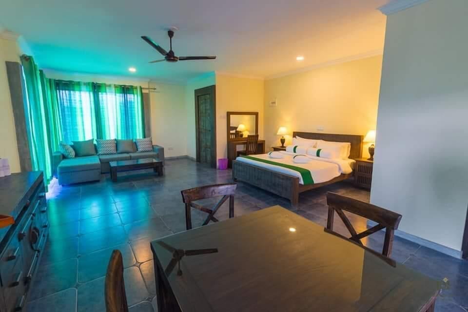 In-room safe, desk, iron/ironing board, wheelchair access