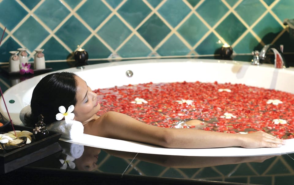 Body treatments, aromatherapy, Thai massages, 1 treatment room