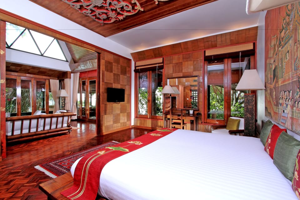 Classic Wing Suite #4 Hong See (1 Bedroom Suite) | Minibar, in-room safe, individually decorated, individually furnished