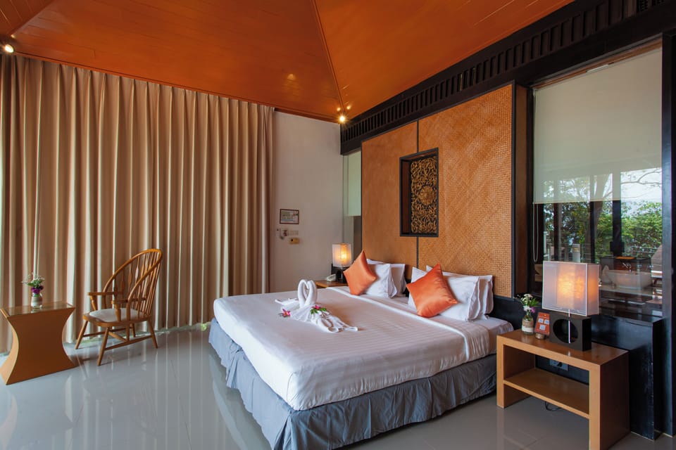 Minibar, in-room safe, blackout drapes, free WiFi