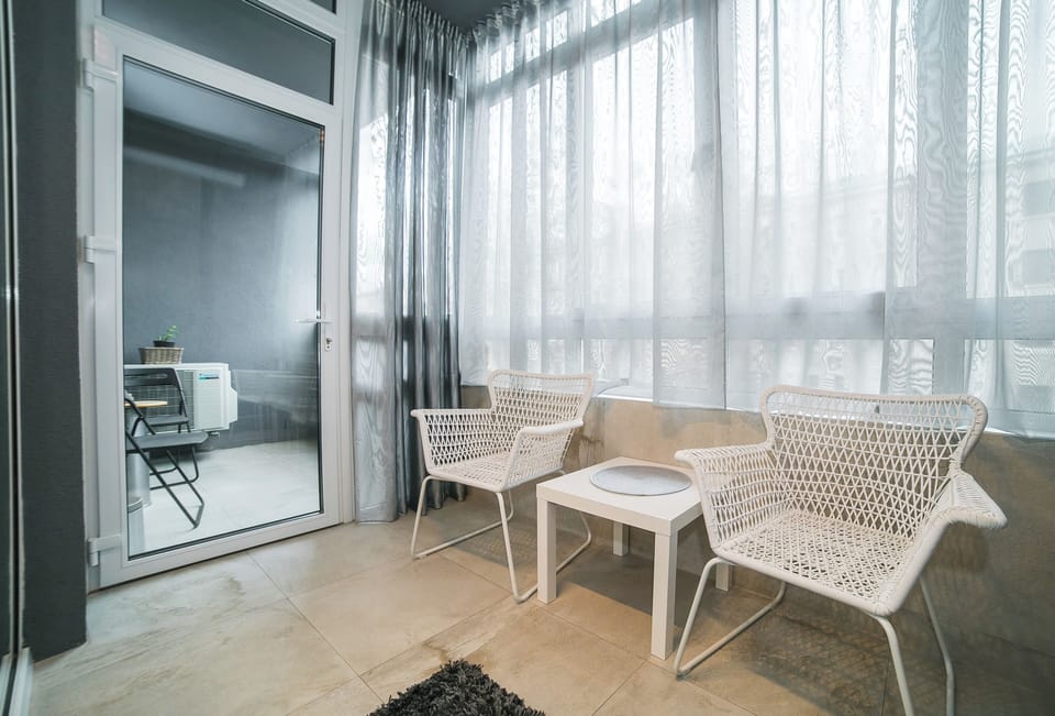 Premium Apartment (6, Storozhovskaya Street) | Terrace/patio