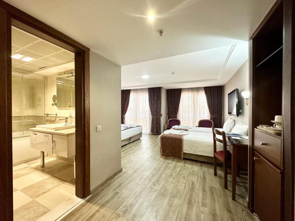 Premium bedding, minibar, in-room safe, desk