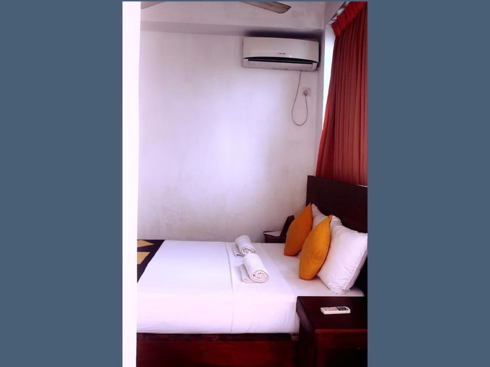 Desk, free cribs/infant beds, free WiFi, bed sheets