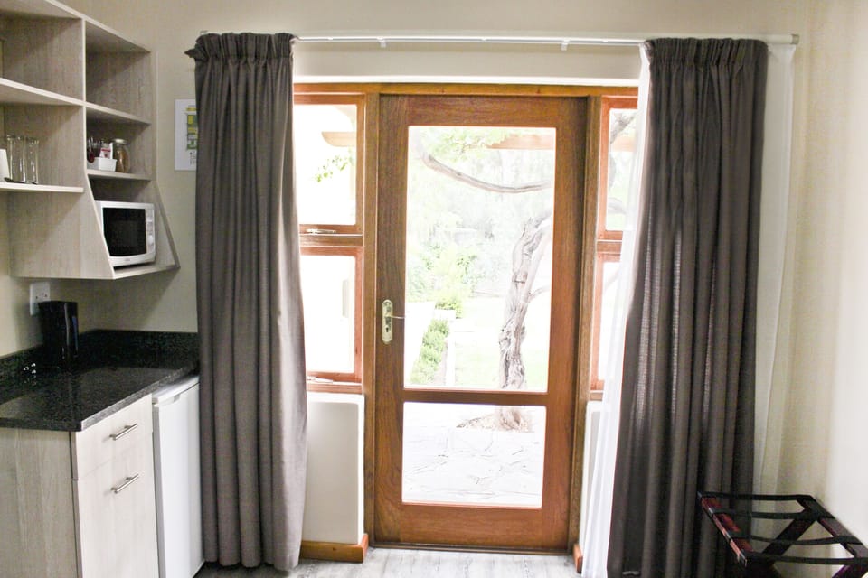 Family Room, 1 Bedroom | Desk, free WiFi, bed sheets