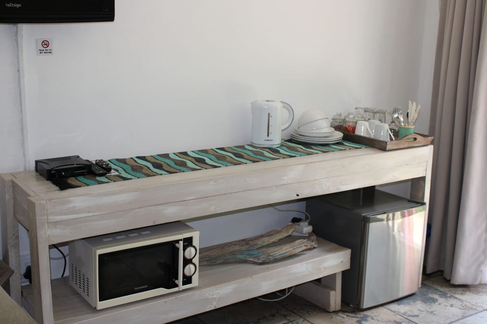 Peridot Room  | Desk, laptop workspace, WiFi (free), bed sheets
