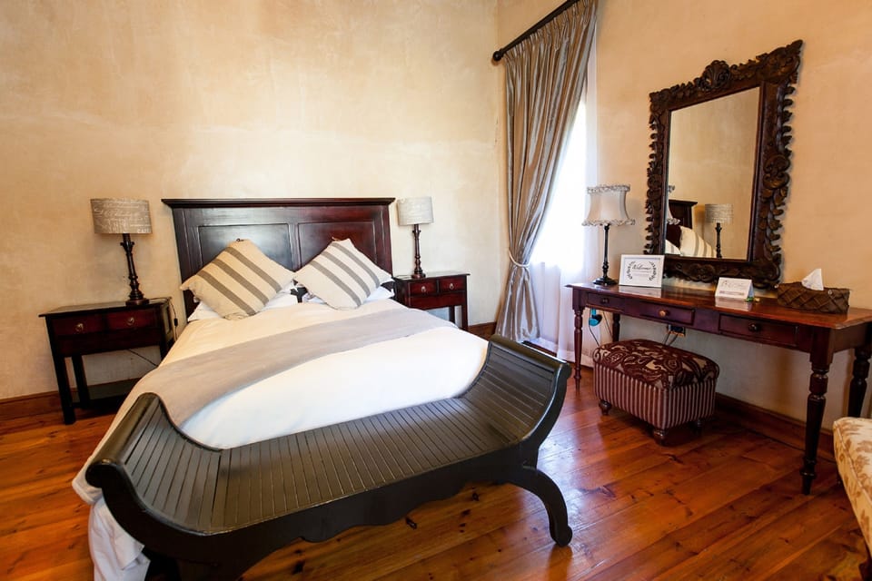 Classic Room, 1 Bedroom | In-room safe, individually decorated, individually furnished, desk