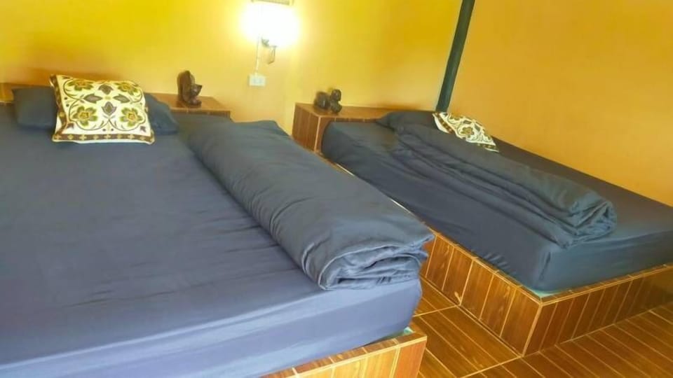 Bungalow, Mountain View | Desk, rollaway beds, free WiFi