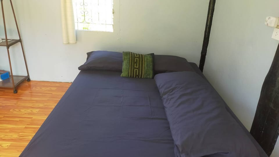 Bungalow, River View | Desk, rollaway beds, free WiFi