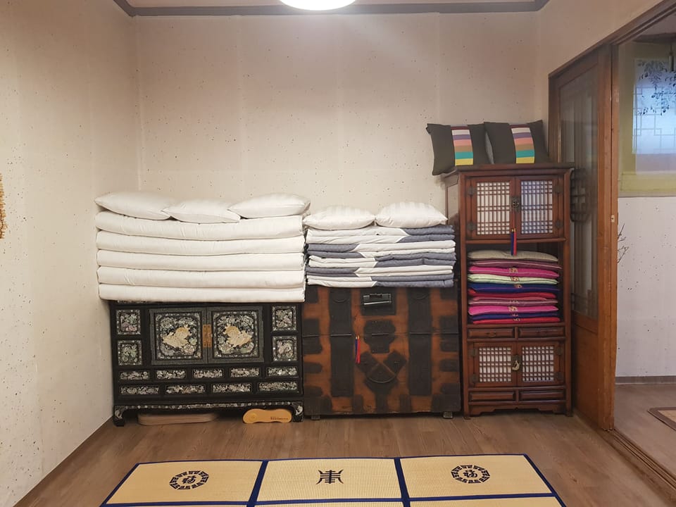Minibar, iron/ironing board, free WiFi, bed sheets