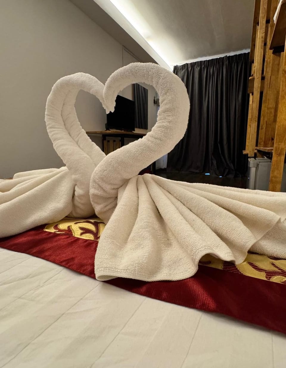 Standard Room | In-room safe, desk, iron/ironing board, bed sheets