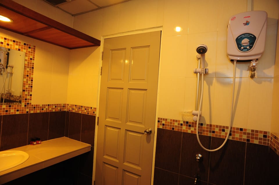 Apartment | Bathroom | Shower, free toiletries, towels