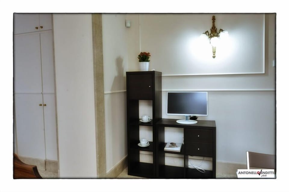 Standard Double Room, Kitchenette | Room amenity