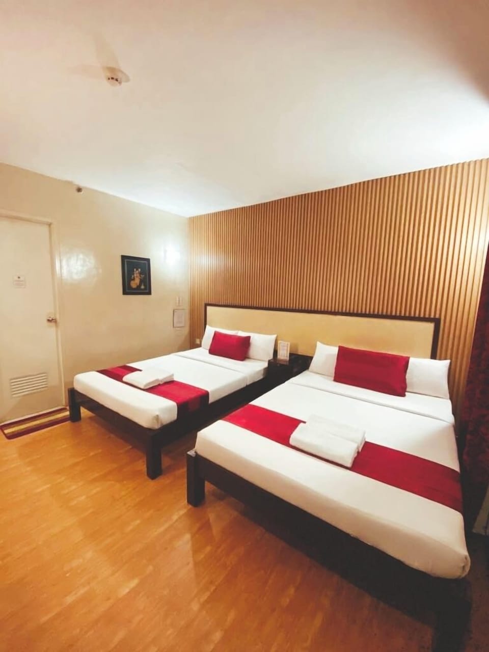Family Suite | Blackout drapes, iron/ironing board, bed sheets