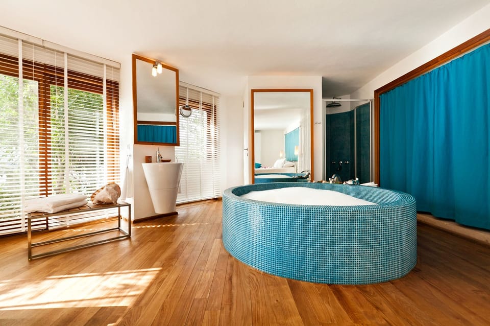 Jetted tub