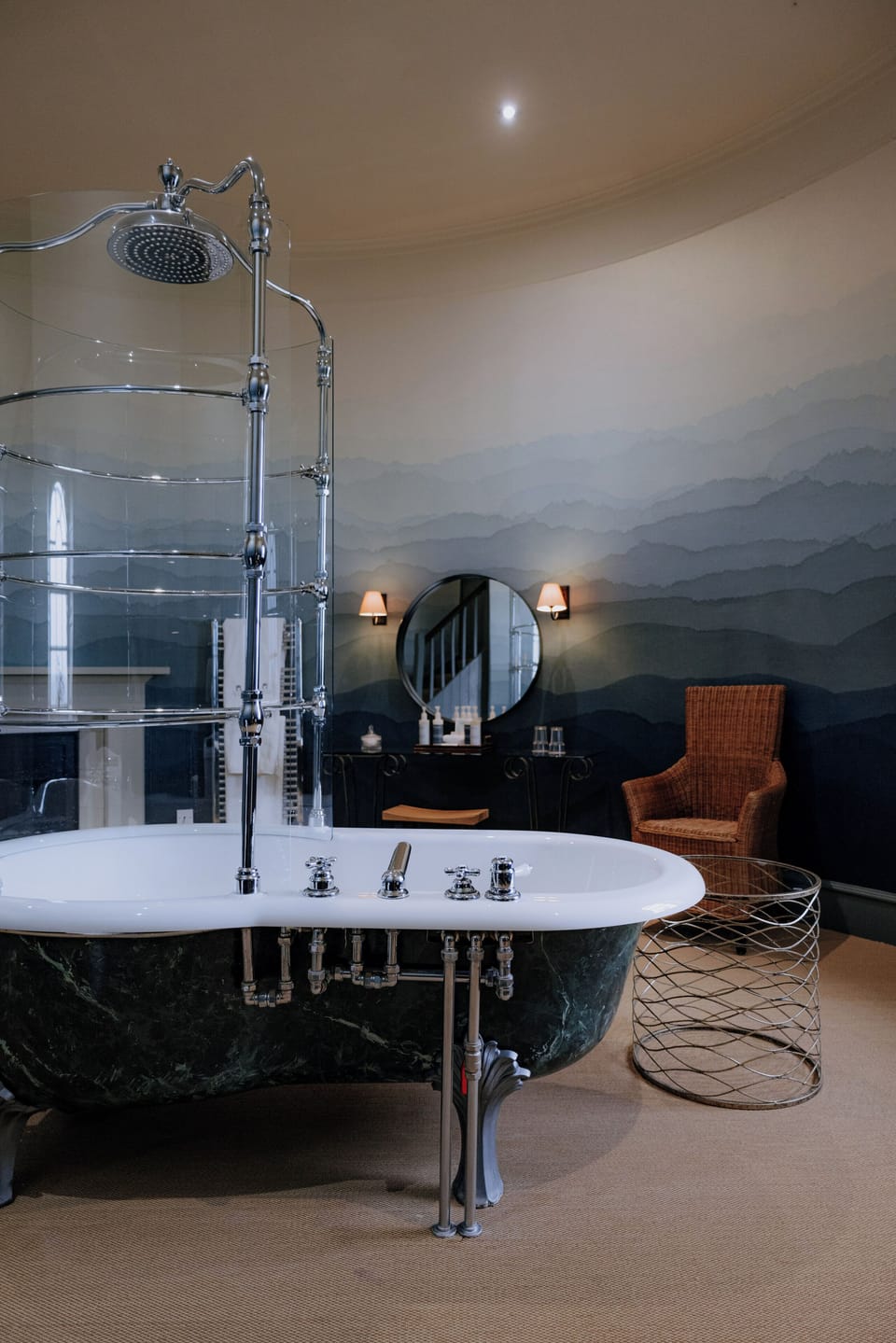 Suite (Turret) | Bathroom | Free toiletries, hair dryer, bathrobes, slippers