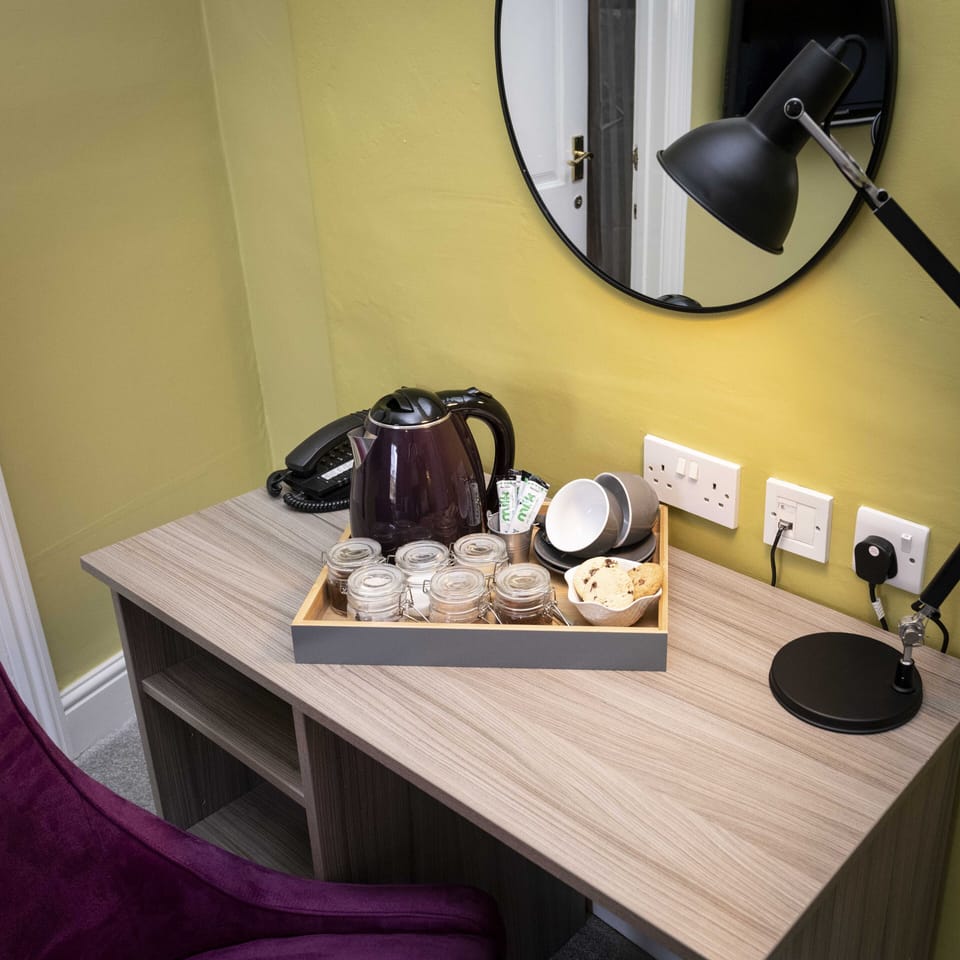 Signature Suite, 1 King Bed with Sofa bed | Coffee and/or coffee maker