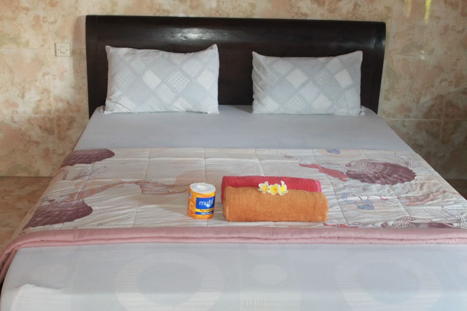 Deluxe Room | Desk, free WiFi