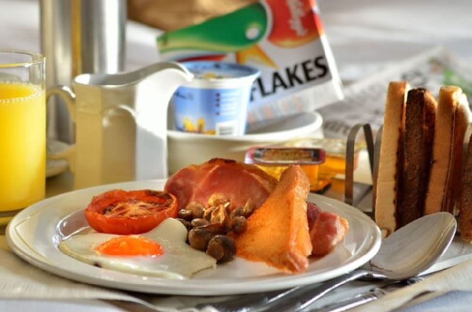Daily buffet breakfast for a fee