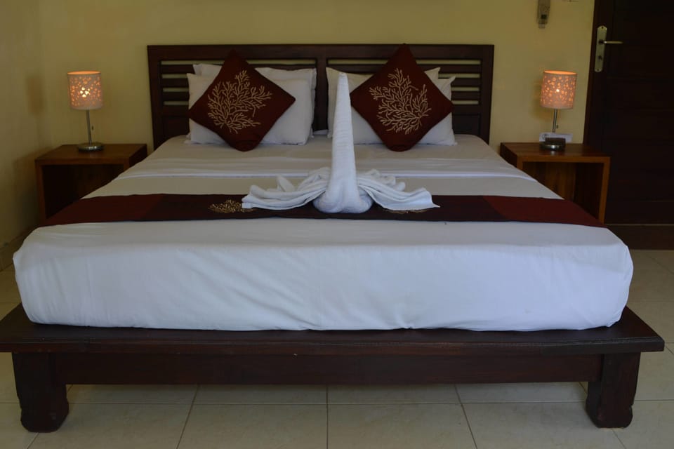 Standard Double Room, 6 Bedrooms, Ocean View | In-room safe, desk, laptop workspace, free WiFi