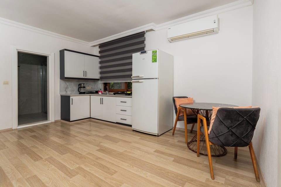 Family Suite | Private kitchen | Electric kettle