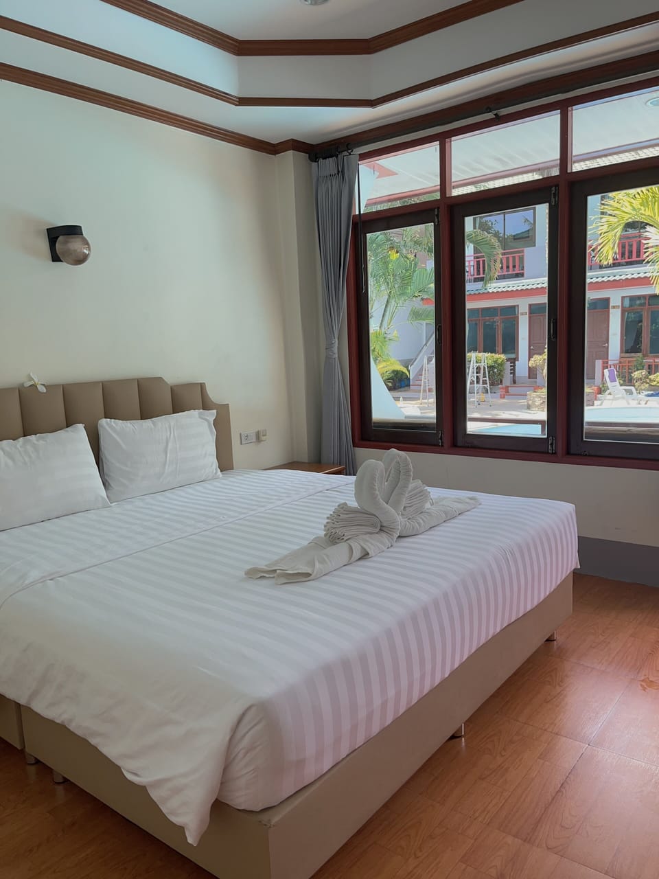 Standard Double Room Pool View | Minibar, in-room safe, desk, rollaway beds
