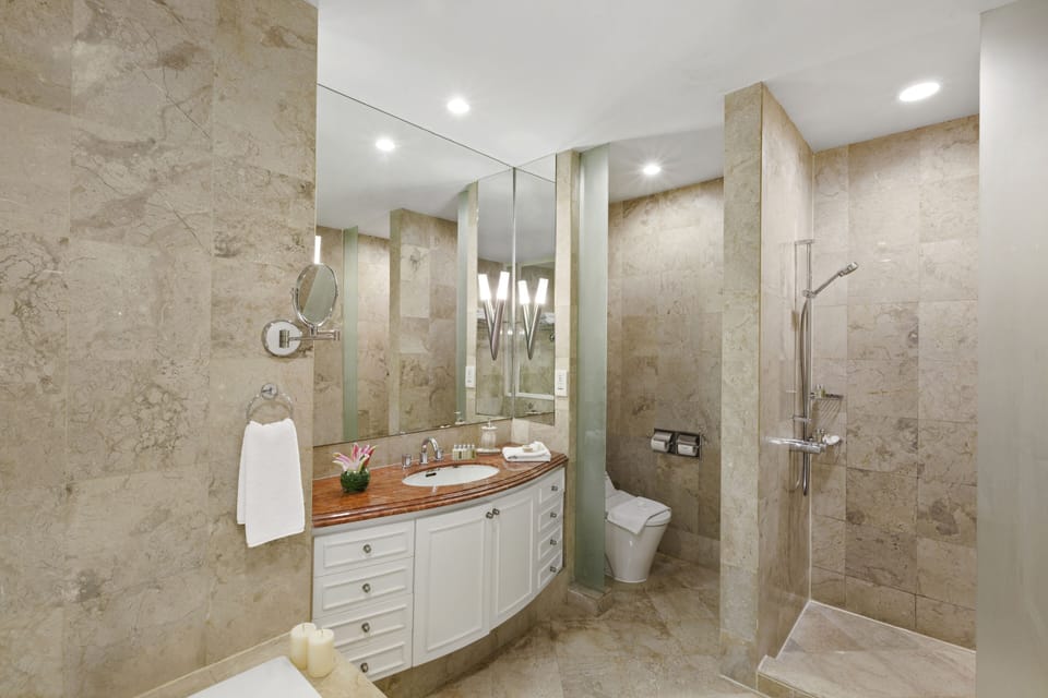 Combined shower/tub, eco-friendly toiletries, hair dryer, bathrobes