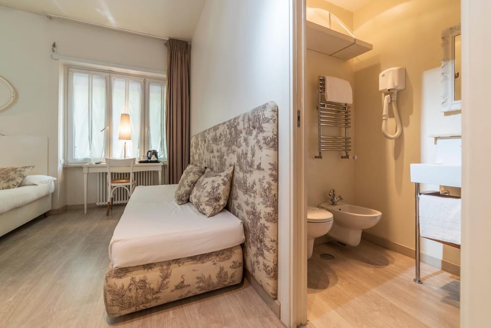 In-room safe, desk, soundproofing, free WiFi