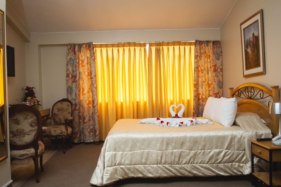 Double Room, 1 Double Bed | Minibar, in-room safe, soundproofing, free WiFi