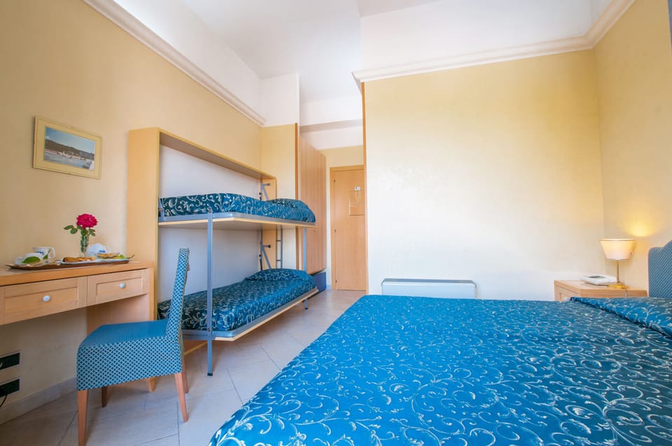 Desk, cribs/infant beds, free WiFi