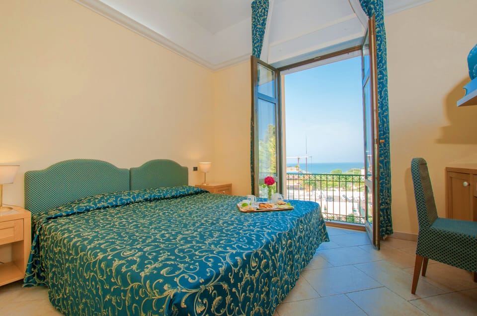 Comfort Double Room, Balcony, Sea View | Desk, cribs/infant beds, free WiFi