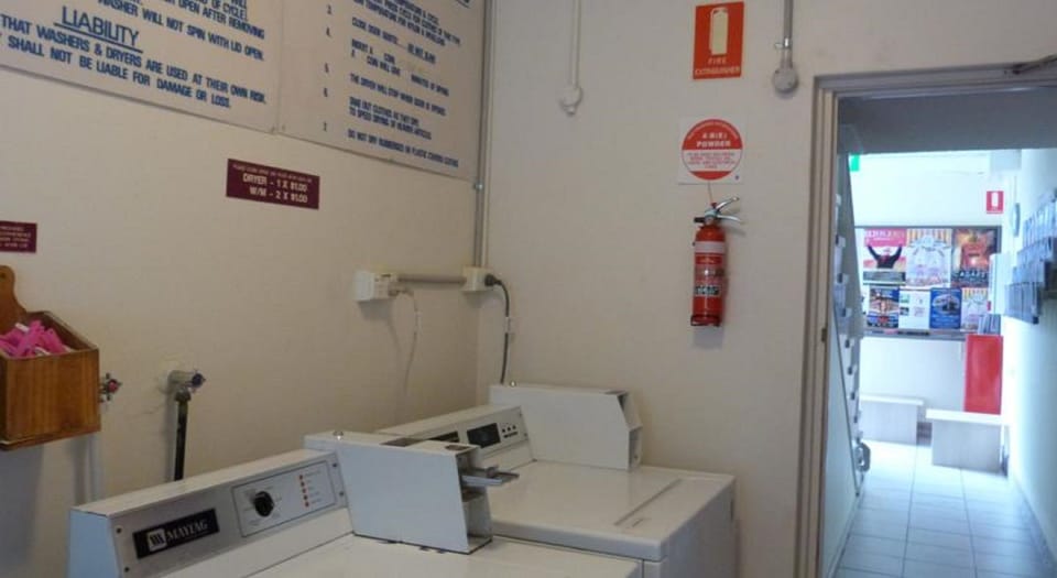 Glenelg Holiday Apartments-Corfu, 200 Meters to the Beach, Free Parking Apartment in Adelaide