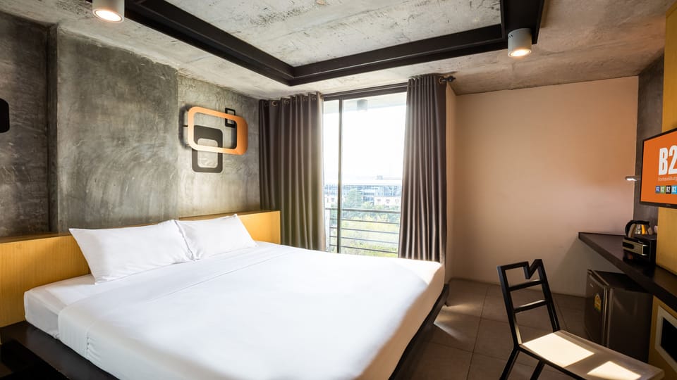 Deluxe Premier | In-room safe, desk, blackout drapes, free WiFi