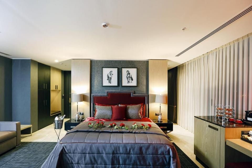 Premium bedding, minibar, in-room safe, desk