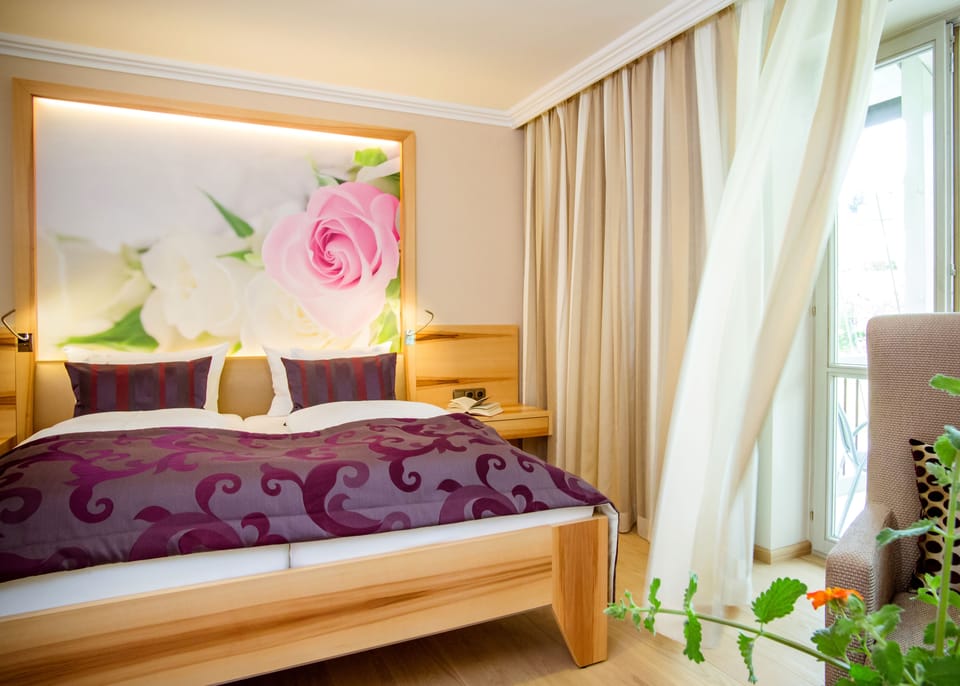 Double Room (Themendoppelzimmer) | Premium bedding, minibar, in-room safe, desk