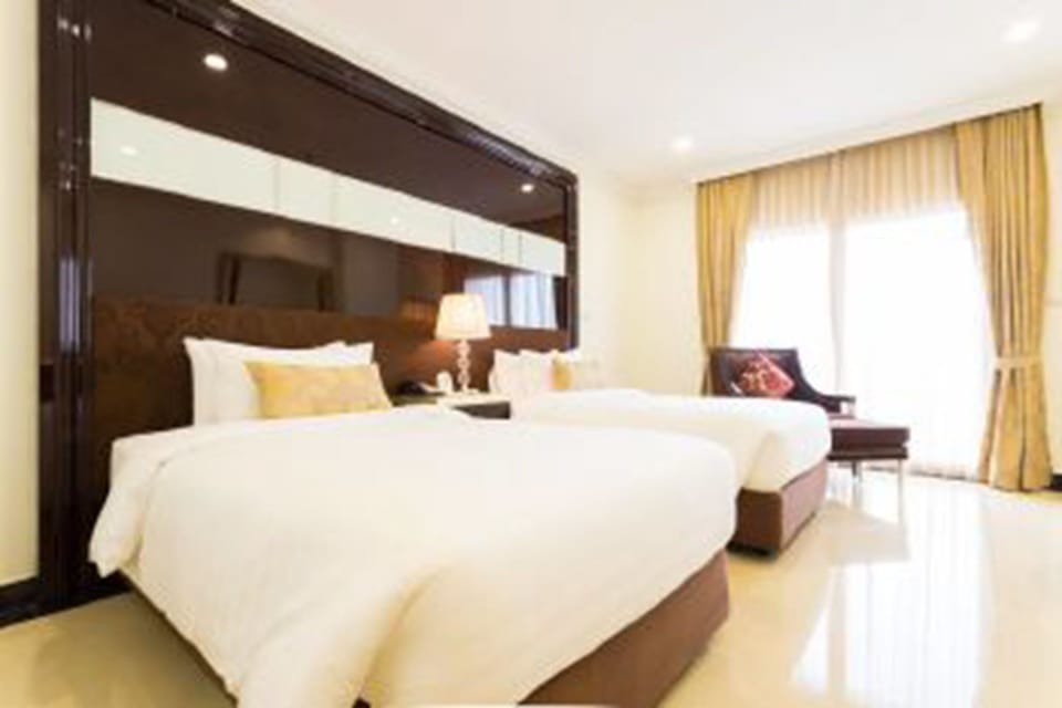 Superior Twin Room, Balcony | Egyptian cotton sheets, premium bedding, minibar, in-room safe