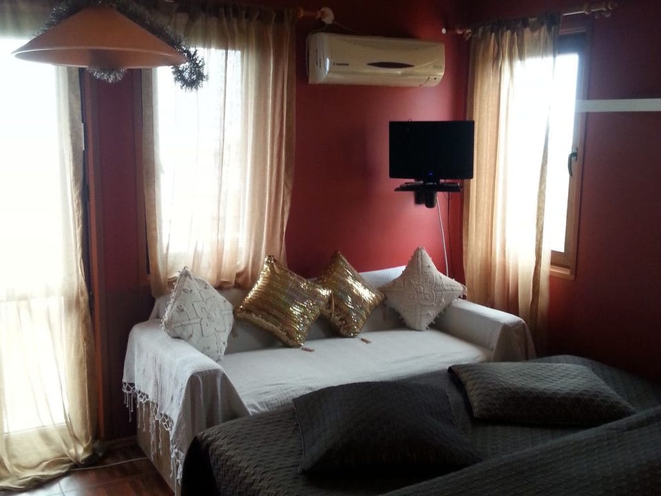 Double Room | Living area | Plasma TV