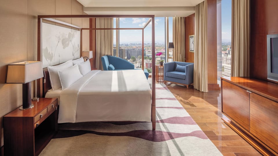 Suite, 1 King Bed, City View (Forbidden City View) | Premium bedding, minibar (some free items), in-room safe, desk