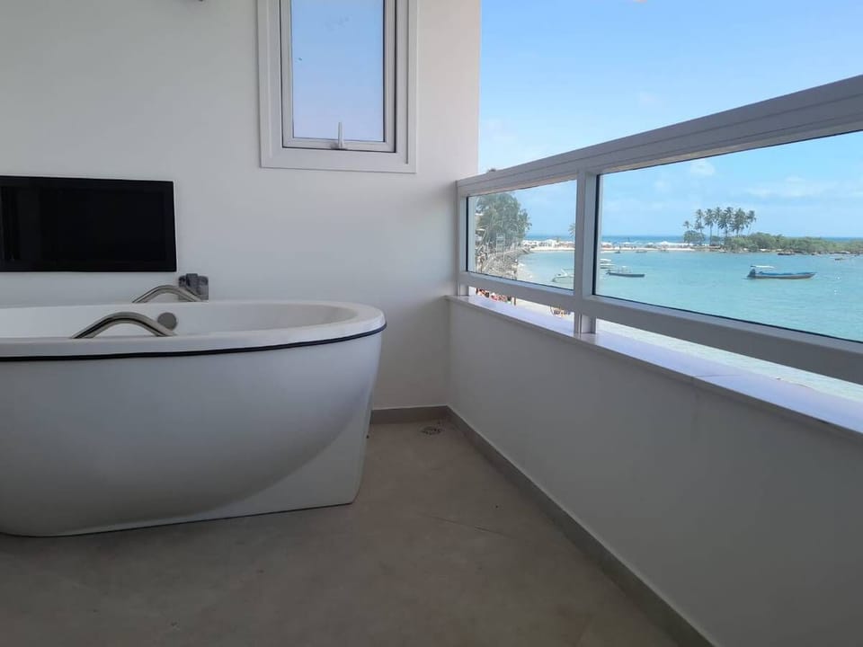 Luxury Twin Room | Minibar, free WiFi, bed sheets