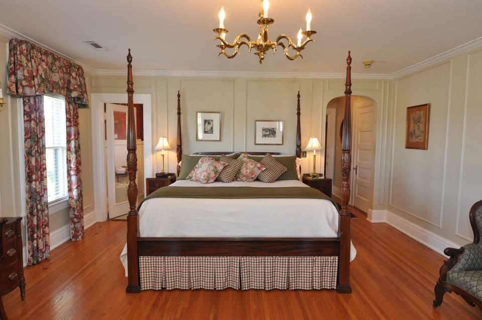 Room, Private Bathroom (Bryan) | Individually decorated, individually furnished, iron/ironing board
