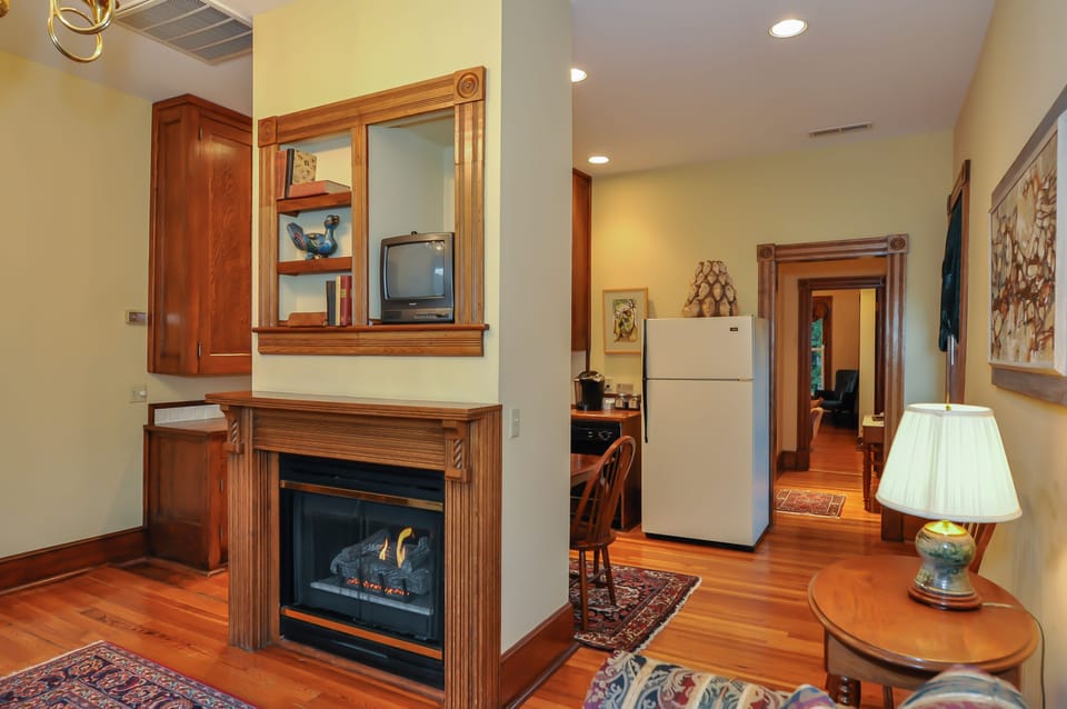 Suite, 1 King Bed - T.C. Thompson Suite - 2nd Floor No Elevator | Living area | TV