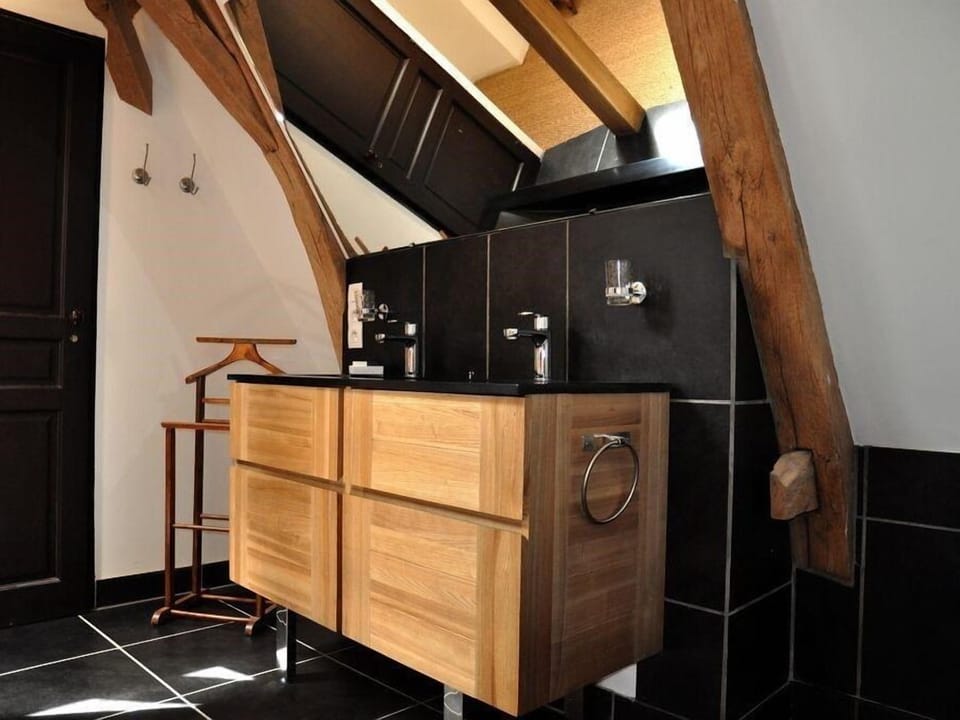 Superior Double Room, Private Bathroom, River View (Chambre Sequoia) | Bathroom | Free toiletries, hair dryer, towels, soap