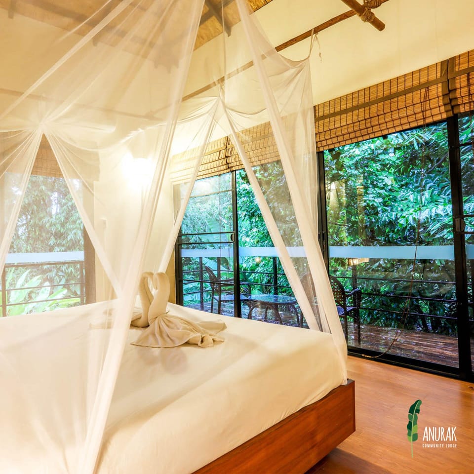 Deluxe Double Room  | In-room safe, cribs (free), rollaway beds (surcharge), bed sheets