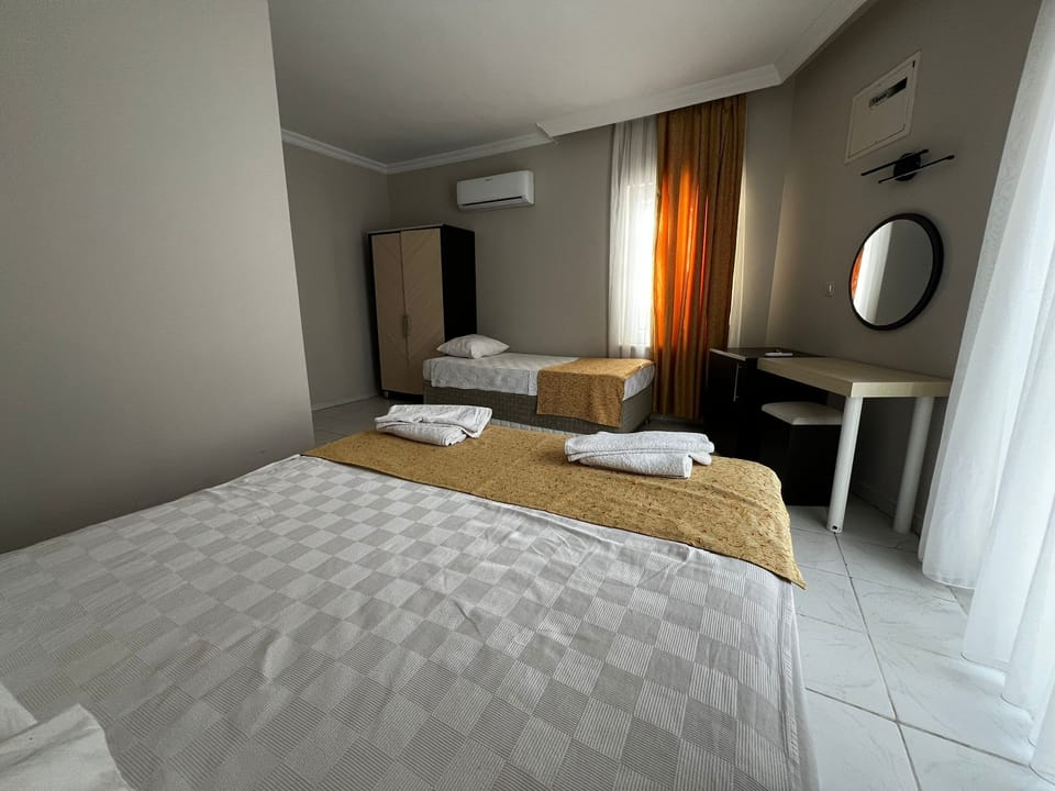 Standard Double or Twin Room | Minibar, in-room safe, desk, soundproofing