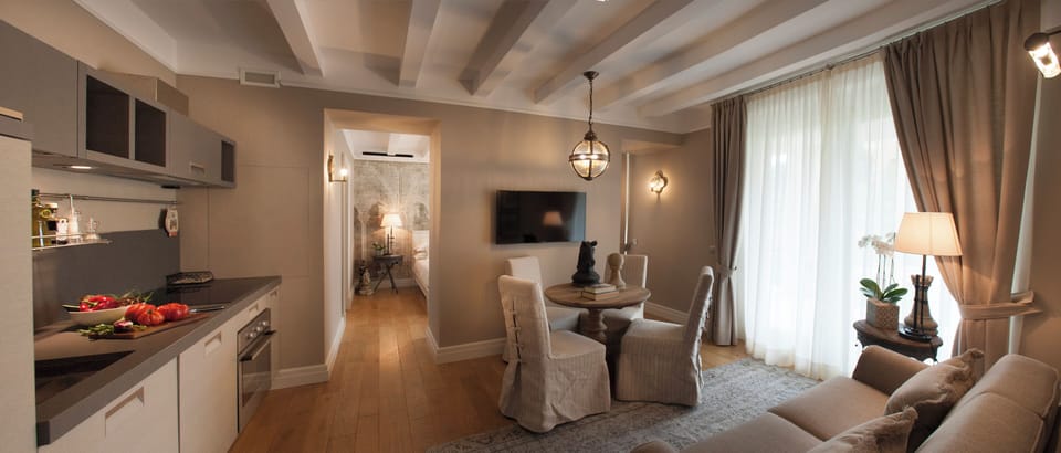 Luxury Apartment, Garden Area | 1 bedroom, premium bedding, down comforters, pillowtop beds